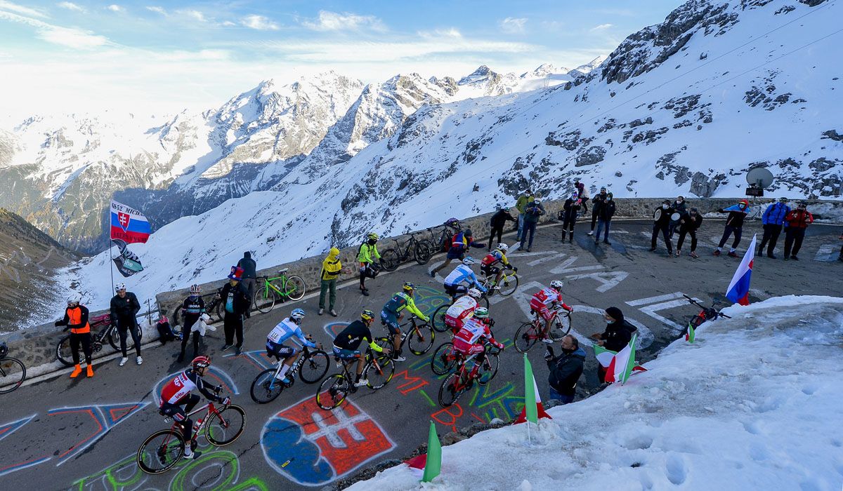 Imagen de la subida al Stelvio, hace un par de días
