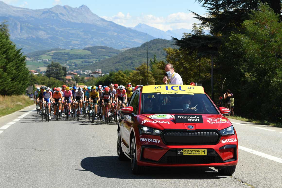 A principios de septiembre el Škoda Enyaq IV hizo su debut como vehículo de dirección en el Tour de Francia