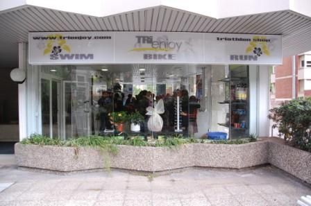 Apertura de la tienda Trienjoy