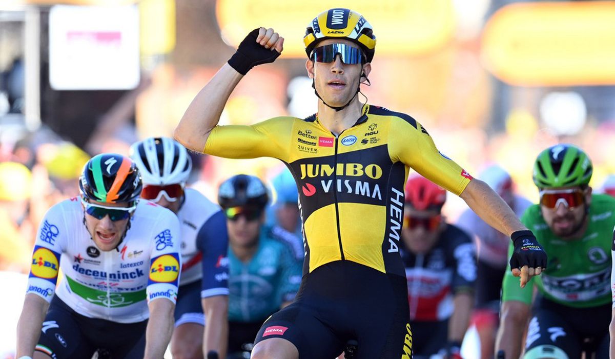 Wout Van Aert celebrando una de sus victorias en el Tour de Francia de este año.