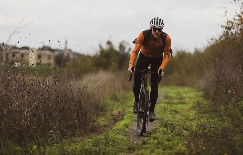 SANTINI FW2021 GRAVEL collection action (2) SANTINI FW2021 GRAVEL collection action (2)