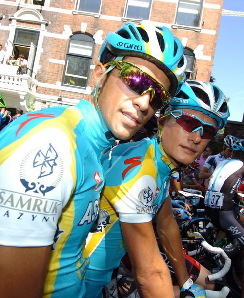 Contador, con un pequeño golpe en la rodilla izquierda