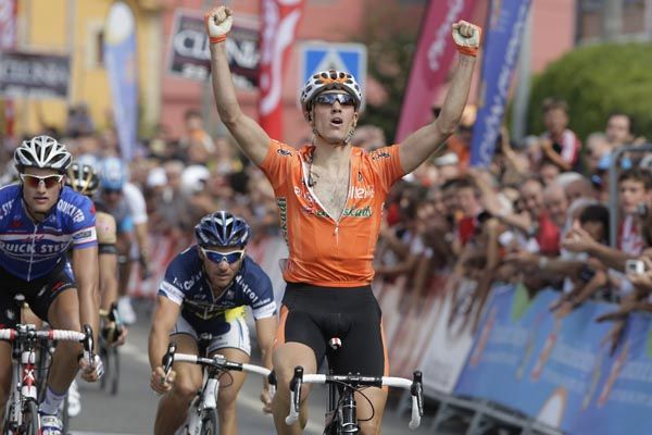 FOTOS.Vuelta a Burgos.1ºetapa:Koldo Fdz. de Larrea al sprint FOTOS.Vuelta a Burgos.1ºetapa:Koldo Fdz. de Larrea al sprint