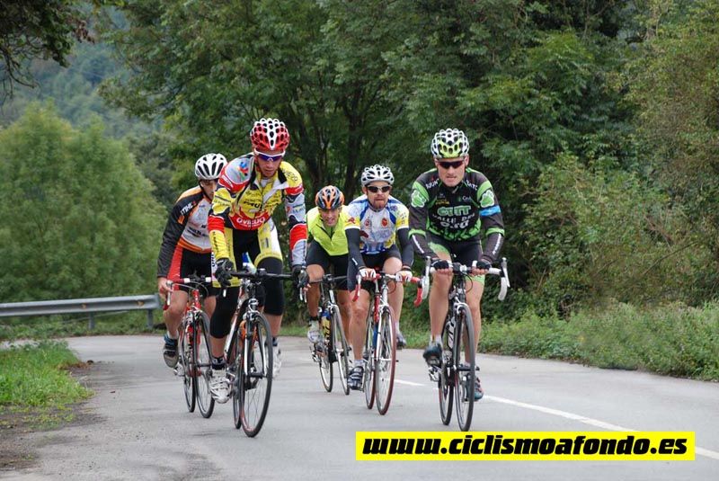Subida cicloturista al Gamoniteiru