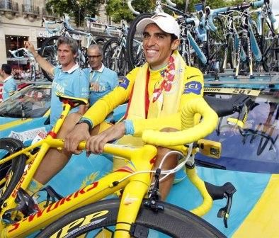 Pedalea junto a Alberto Contador