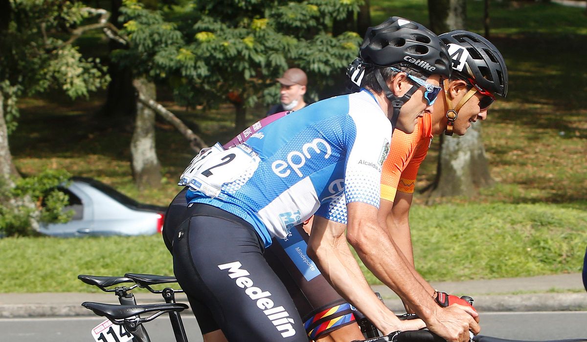 Óscar Sevilla y Diego Camargo, dominadores de la Vuelta a Colombia 2020. Foto: Luis Eduardo Noriega A. (EFE)