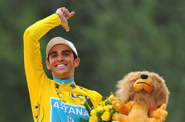 La UCI suspende a Alberto Contador