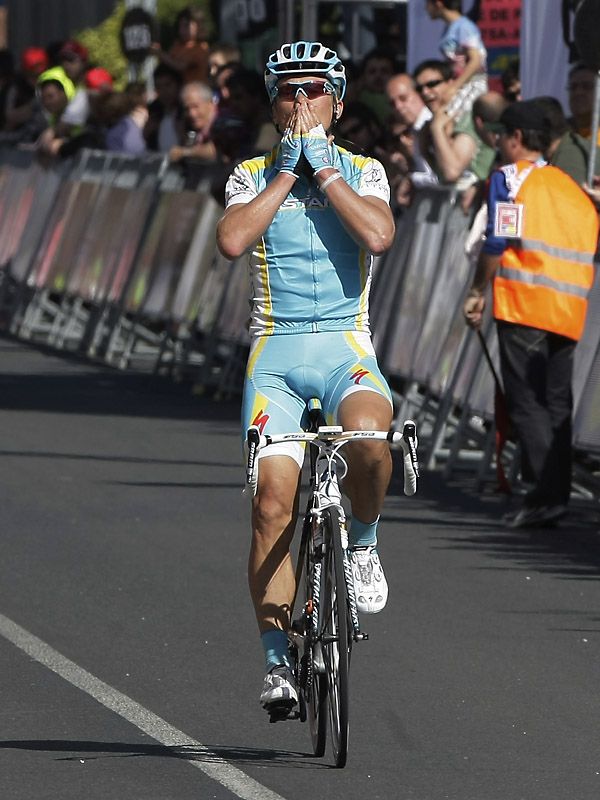 FOTOS.Vuelta País Vasco.3ªetapa: A Vinokourov no se le acaba la cuerda