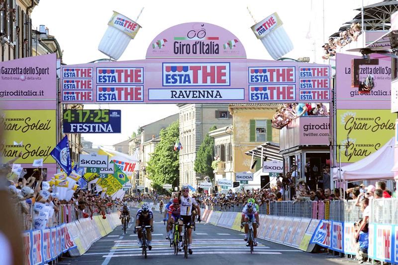 FOTOS. Giro de Italia 2011. 12ª etapa: Cavendish repite FOTOS. Giro de Italia 2011. 12ª etapa: Cavendish repite
