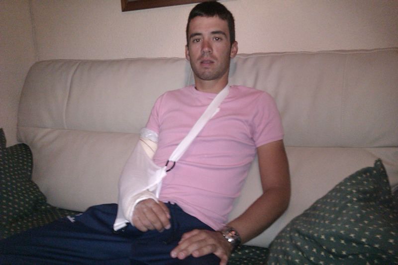 Caída y fractura de codo para Javi Moreno Caída y fractura de codo para Javi Moreno
