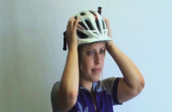 Vídeo: ¿Cómo ajustarse el casco de bicicleta?