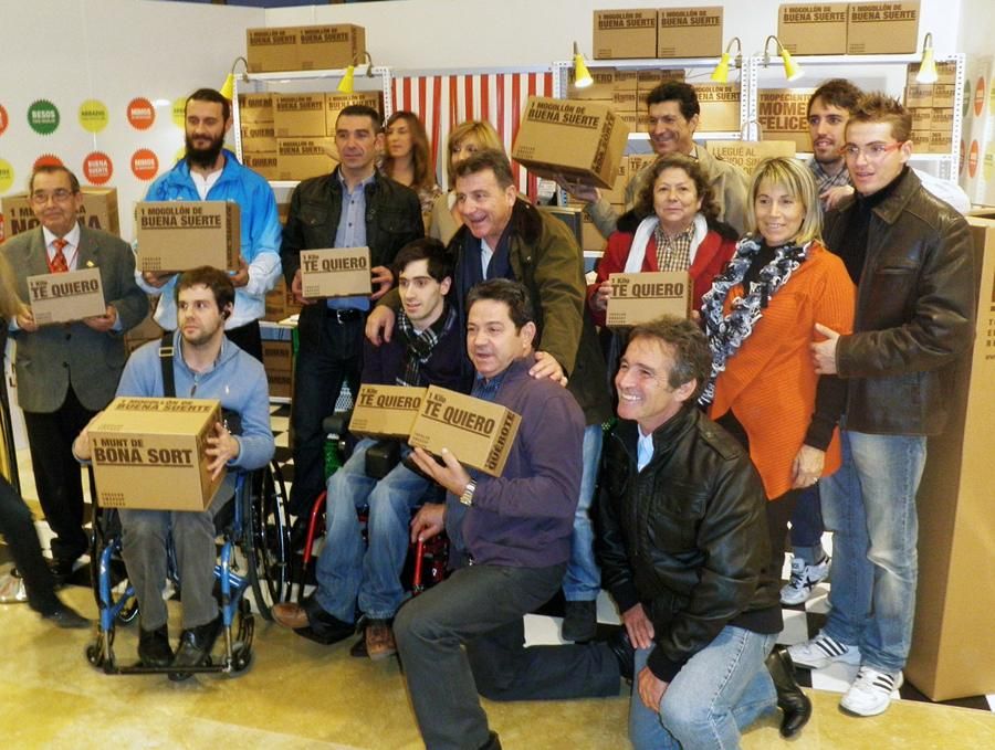 Actores y deportistas apoyan la campaña "Regala un Sentimiento" Actores y deportistas apoyan la campaña "Regala un Sentimiento"