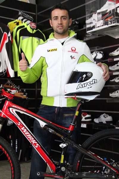 Héctor Barberá con Specialized