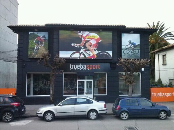 Trueba Sport inaugura una nueva tienda en Torrelavega de la mano de Orbea