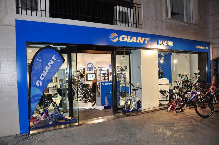 Indurain inaugura el primer Giant Store en Madrid Indurain inaugura el primer Giant Store en Madrid