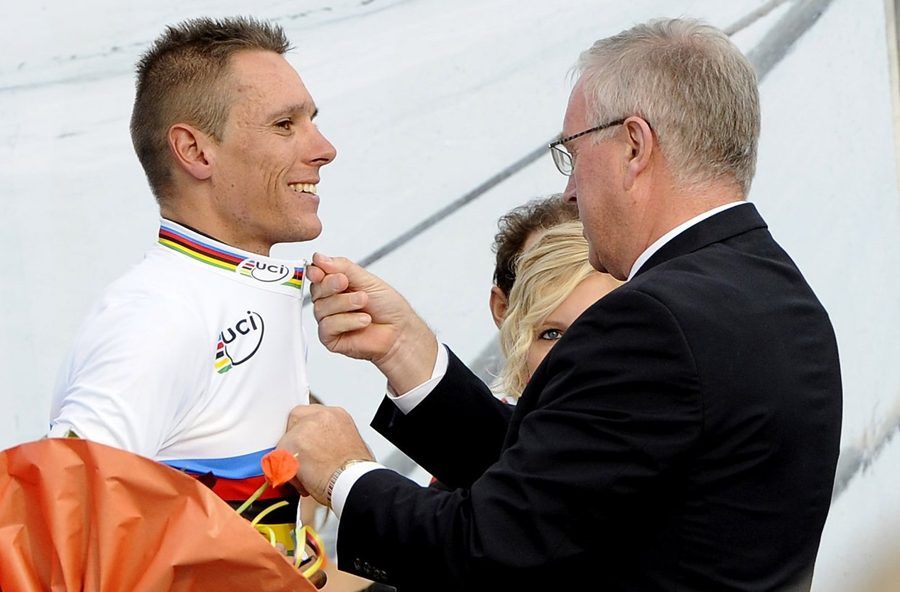 Por "un futuro brillante" en el ciclismo