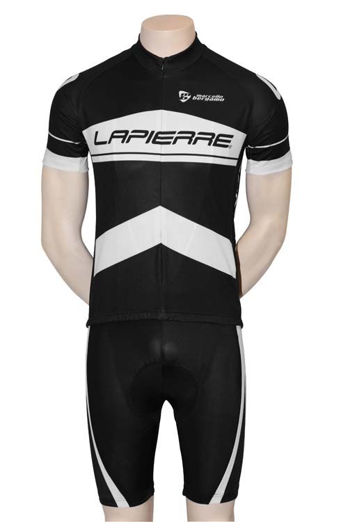 ¡La nueva equipación de LAPIERRE está ya en las tiendas! ¡La nueva equipación de LAPIERRE está ya en las tiendas!