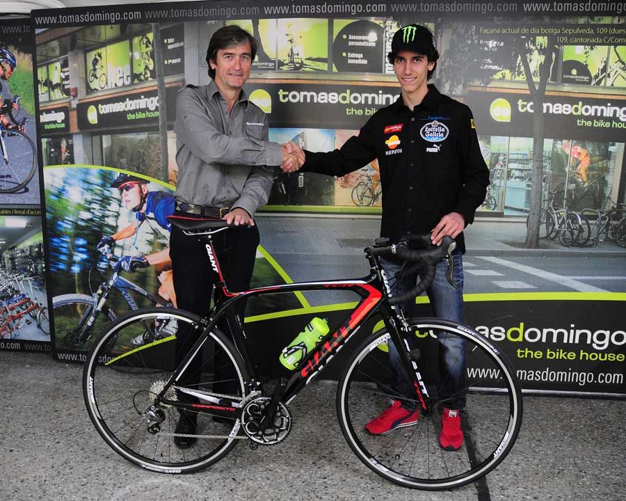 Acuerdo entre Giant y el joven piloto Álex Rins Acuerdo entre Giant y el joven piloto Álex Rins