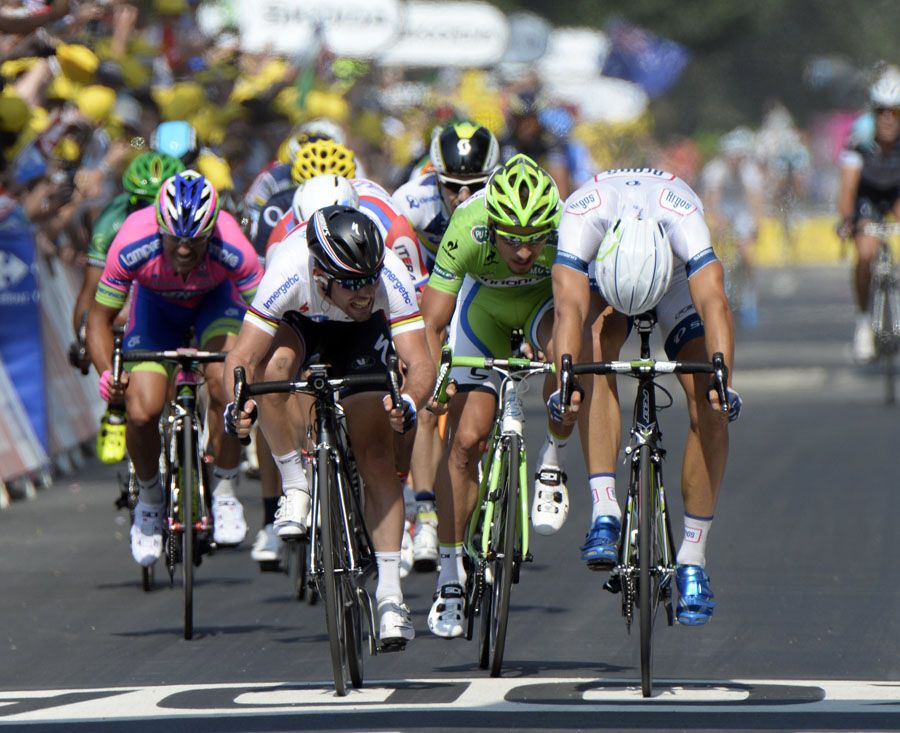 Tour 2013. Etapa 12. Kittel se impone sobre la misma línea de meta a Cavendish