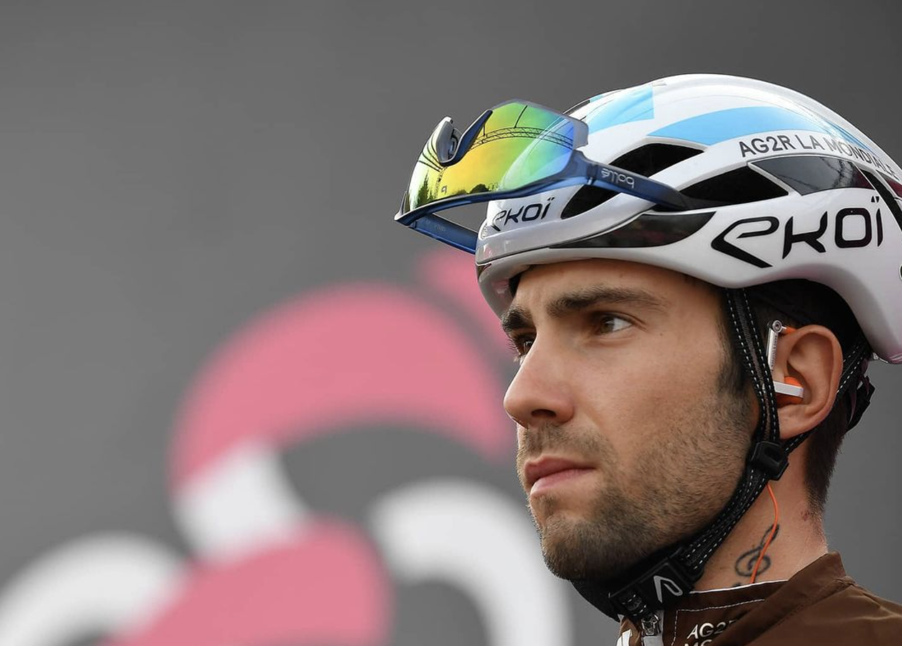 Un conductor agrede a Andrea Vendrame, ciclista profesional italiano del AG2R La Mondiale.