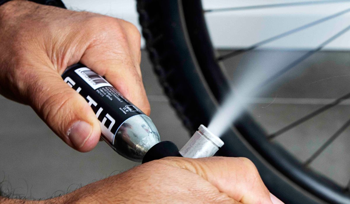 Cartuchos CO2 de Eltin, un accesorio muy útil para las salidas en bicicleta