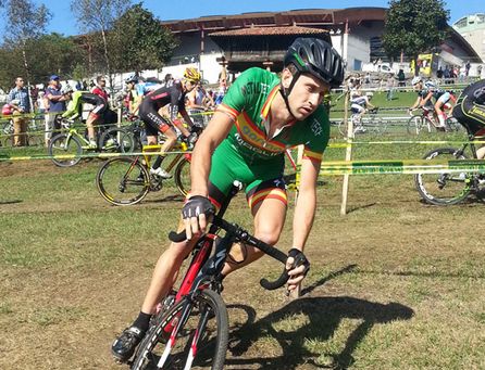 Aitor Hernández presenta su proyecto 2013/2014 junto a Specialized