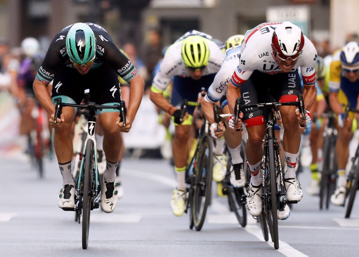 Ackermann y Kristoff, en el sprint final de la edición 2020