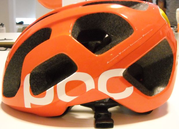 POC se lanza a la carretera