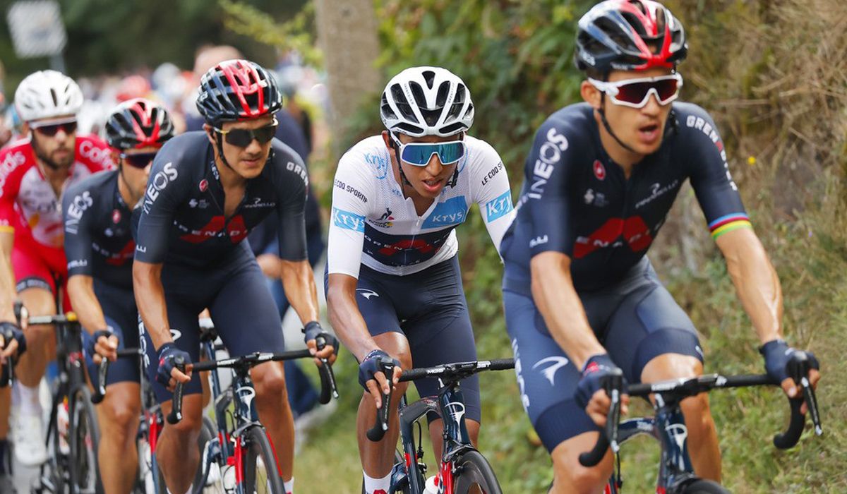 Egan Bernal y Richard Carapaz en una imagen del Tour 2020. Foto: Bettini Photo