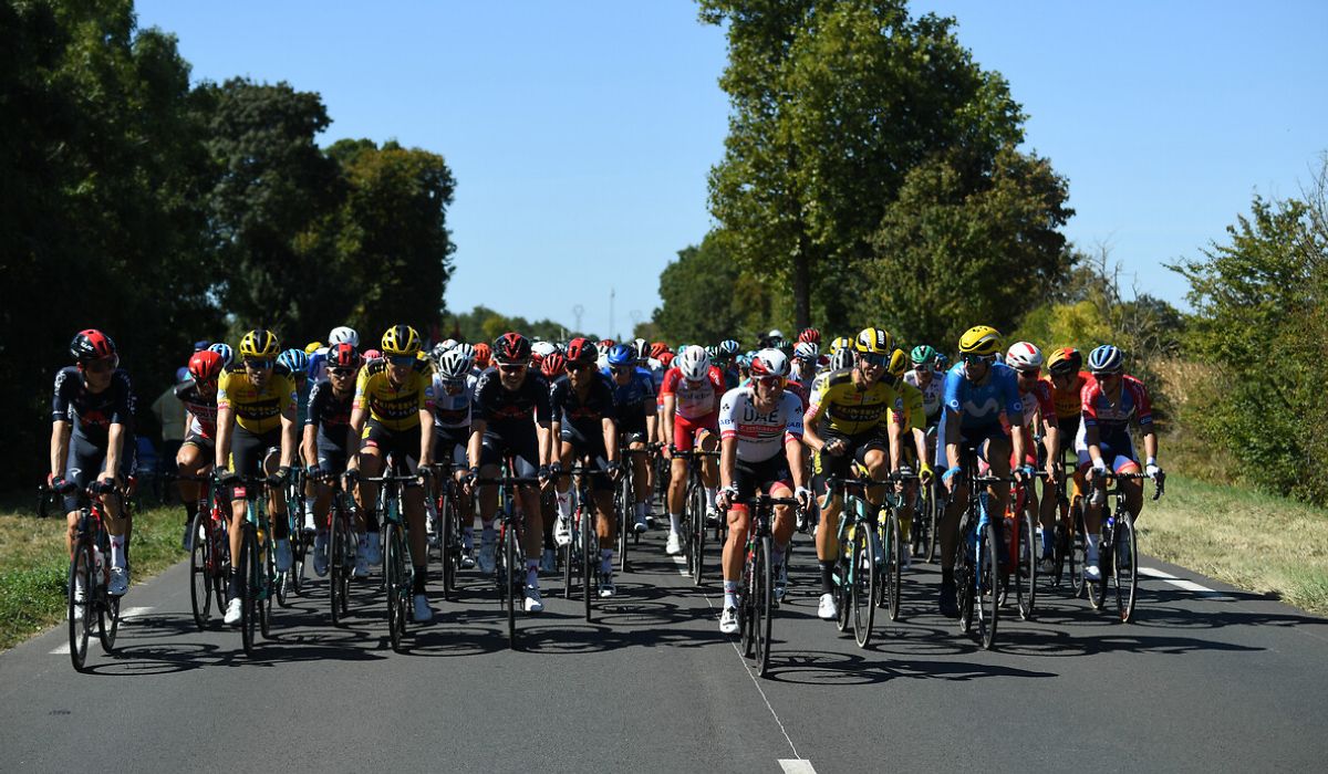 Las grandes vueltas podrán contar este año con 23 equipos y 184 ciclistas. Foto: Alex Broadway (ASO)