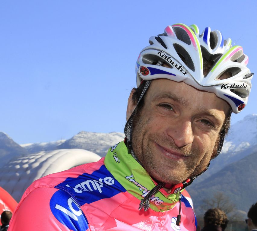 Scarponi ficha por Astana