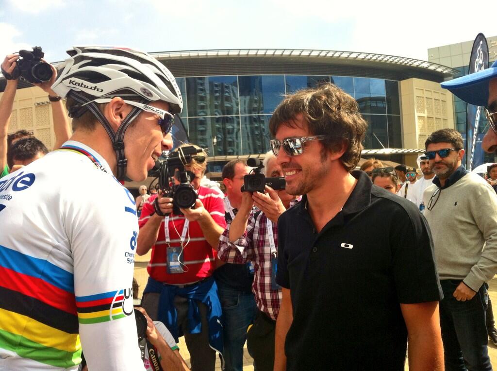 Alonso viaja a Dubai para reunirse con el potencial patrocinador de su futuro equipo