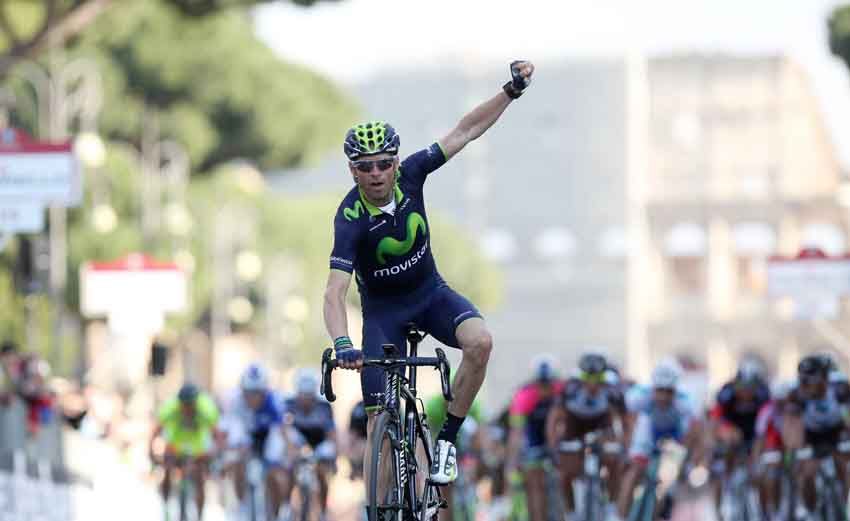 Valverde se exhibe ante el Coliseo Romano