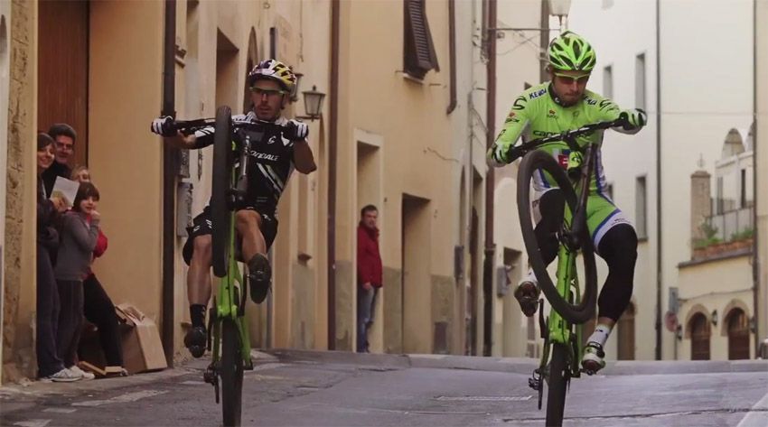 Vídeo: Sagan deslumbra sobre una Mountain Bike Vídeo: Sagan deslumbra sobre una Mountain Bike