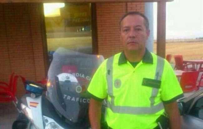 Un motorista de la Guardia Civil falleció durante la disputa de la etapa de ayer de la Vuelta
