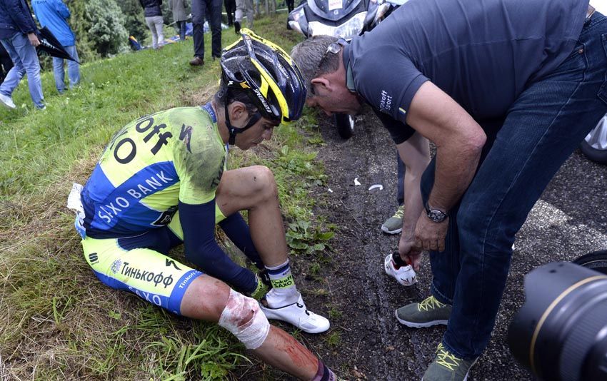 Alberto Contador no será operado, pero es muy difícil que pueda correr la Vuelta a España