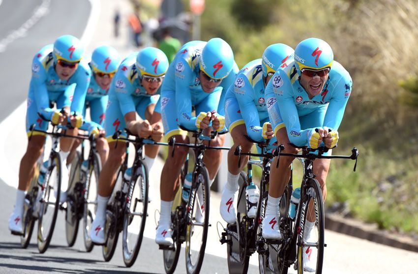 La UCI solicita una revisión completa de la política antidopaje del Astana