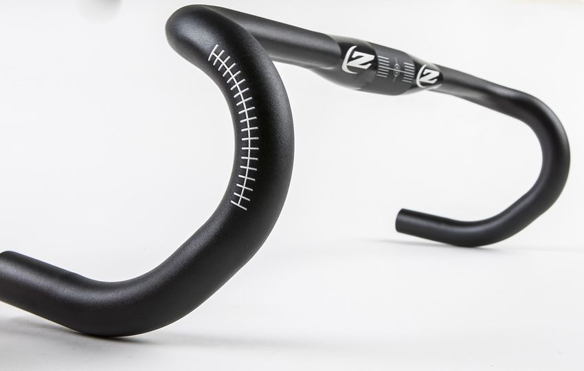 Prueba: Manillar y potencia ZIPP Service Course SL-70E y SL Sprint