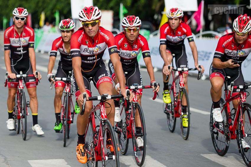 Dos equipos continentales y tres femeninos en 2015
