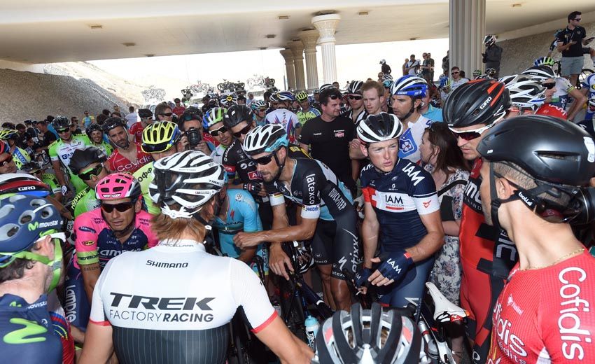 Tour de Oman. El día en el que el pelotón se unió