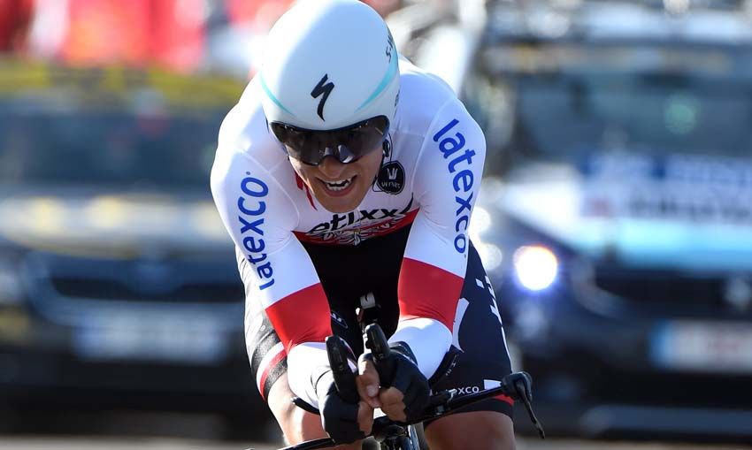 París-Niza. Kwiatkowski se viste de amarillo