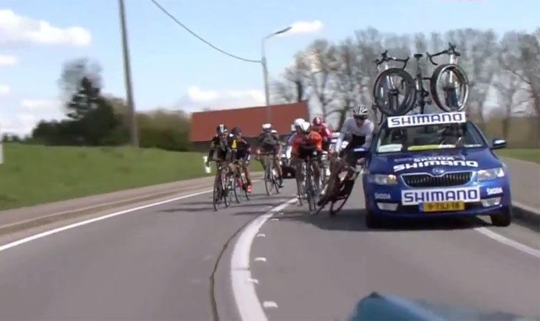 Vídeo: dos atropellos en el Tour de Flandes