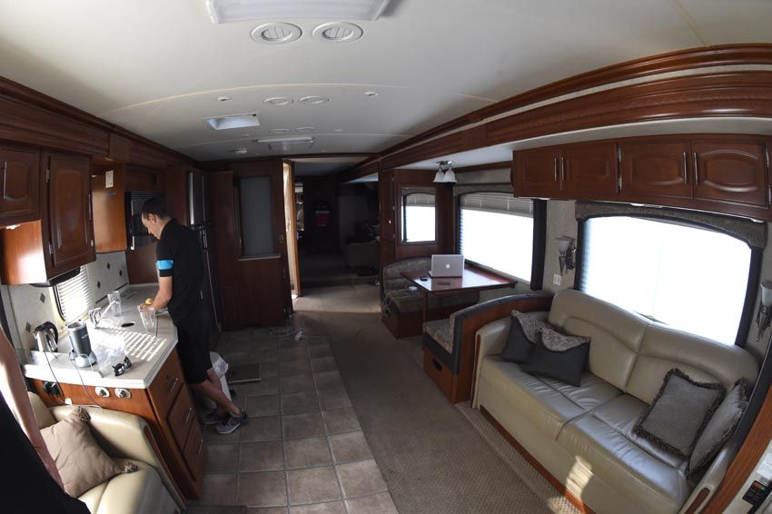 Os mostramos el motorhome de Richie Porte desde dentro