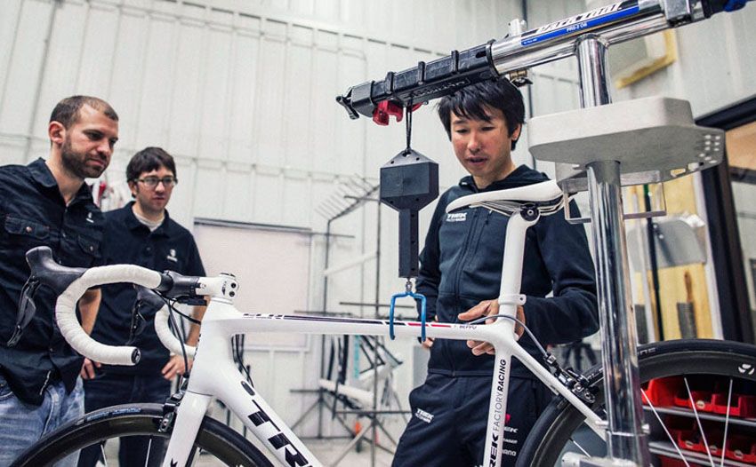 La UCI se plantea anular la normativa sobre el peso mínimo de las bicicletas