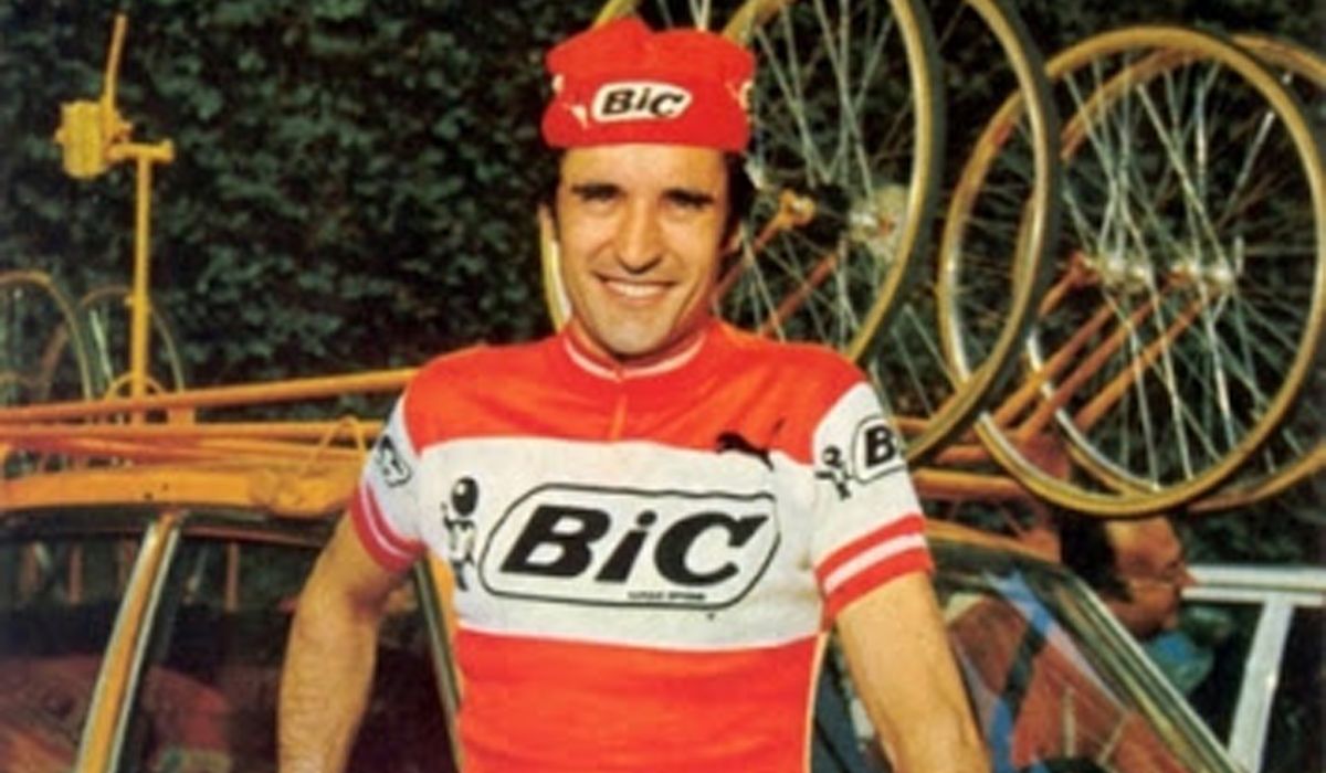 Luis Balagué luciendo los colores el equipo Bic. 