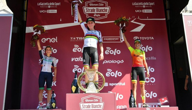 podium de la strade bianche femenina 2020