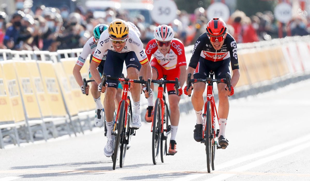 Andreas Kron, primer líder de la Volta a Catalunya; Luis León Sánchez roza la victoria. Foto: Photo Gomez Sport. 