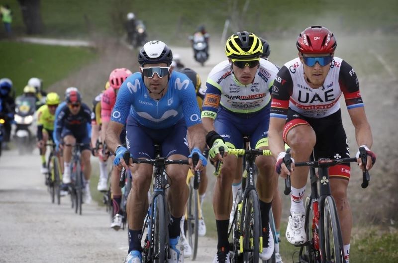 Erviti, junto a Lluís Mas, se colaron en la fuga buena, pero no pudieron soportar el ritmo de los mejores en el Kemmelberg. Erviti, junto a Lluís Mas, se colaron en la fuga buena, pero no pudieron soportar el ritmo de los mejores en el Kemmelberg.