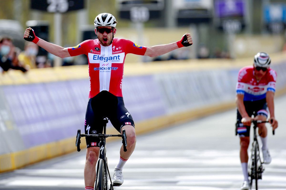 Kasper Asgreen superó en el sprint final a todo un Mathieu van der Poel.