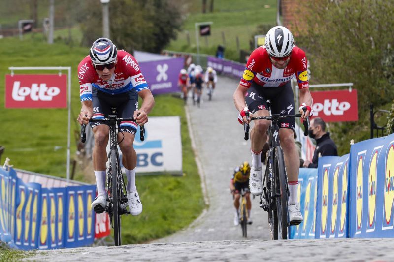 Van der Poel y Asgreen, distanciando a Van Aert definitivamente en el Paterberg Van der Poel y Asgreen, distanciando a Van Aert definitivamente en el Paterberg